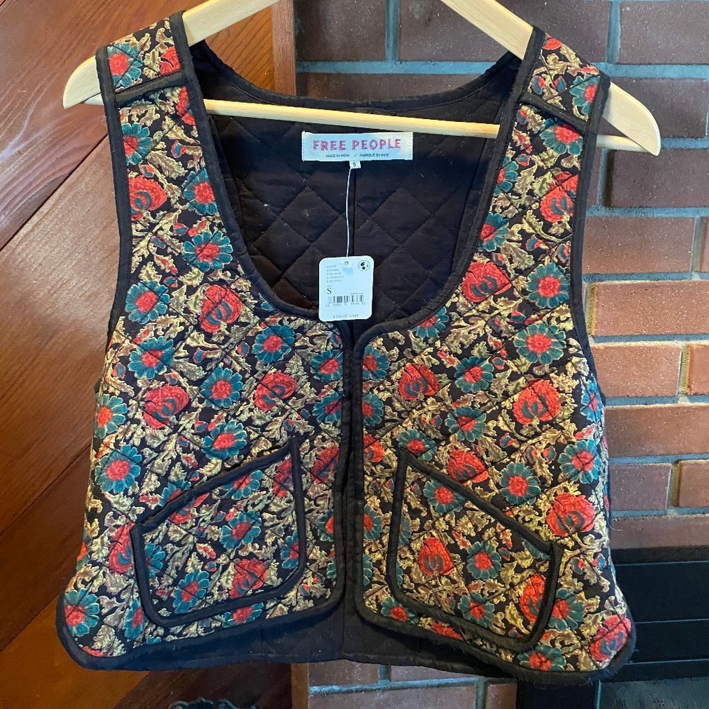 NWT Free People Quilted BOHO Floral Cotton Open Vest with Pockets - Size Small